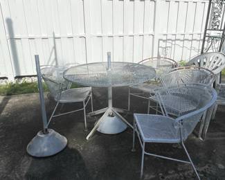 Vintage Metal Mesh Patio Set
