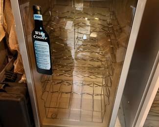 Wine cooler Haier
