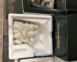 Snow Babies figurine