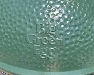 Bog green egg
