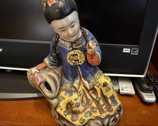 Chinese Famille Rose Porcelain Figurine of a Woman