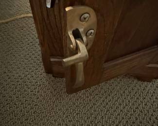 White Clad Oak Ice Box End Table third image
