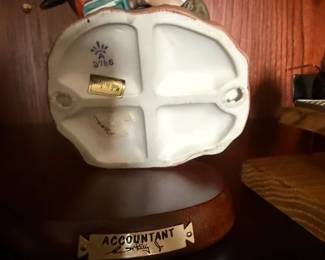 Hummel Accountant Figurine second image