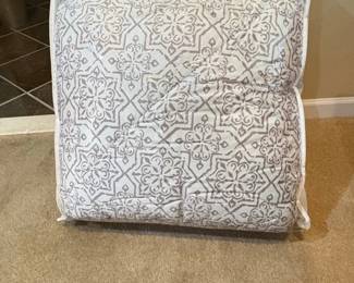 Adare Coastal Floral Quilt Set  Grey