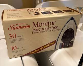 Vintage General Electric Spicy Steam  Dry Iron fifth image