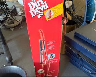 Dirt Devil SimpliStik Lightweight Corded Bagless in Vacuum Cleaner second image