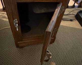White Clad Oak Ice Box End Table second image