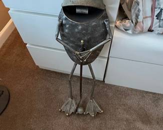 Metal Frog Golfer Sculpture