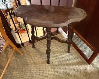 Antique Walnut Scalloped Top Side Table