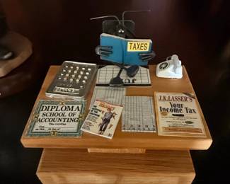 Accountant Ant Figurine Scene