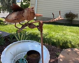 Rustic Metal Kinetic Bird Yard Stake