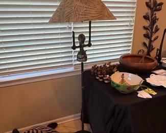 Tropical Leaf Pattern Floor Lamp with Bird Motif second image