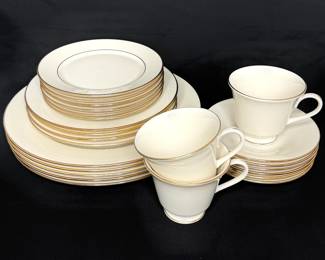 LENOX - Cosmopolitan Collection - “Hayworth” - 24 Pc