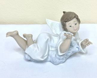Lladro Little Angel with Star Making A Wish 5725