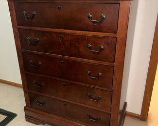 Chest of drawers