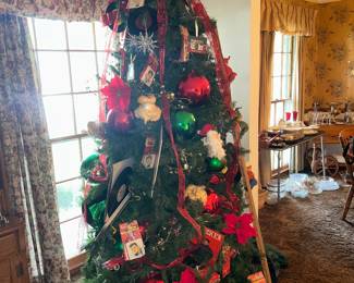 Christmas Tree with Vintage decorations