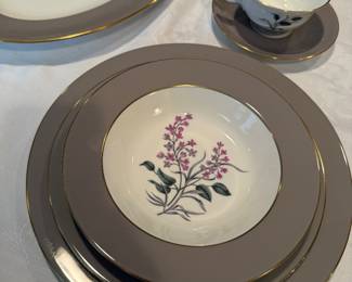 Wedgewood China Set for 8 w/ Serving Dishes 