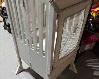 Children’s kitchen tower