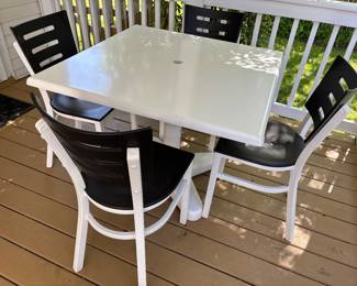 Patio chair & table set
