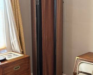 Room divider