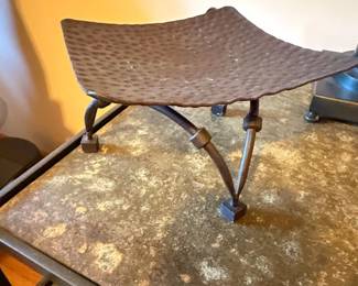 Hammered Metal Pedestal Stand