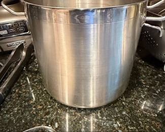 Tabletops Unlimited Professional Stainless Steel Stock Pot