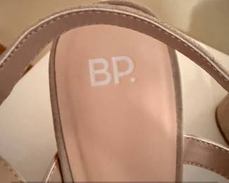 BP. Womens Lula Lea Blush Suede Block Heel Sandals second image