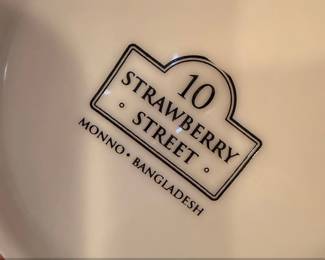 Strawberry Street Monno Set of Mugs with GoldTone Handles third image