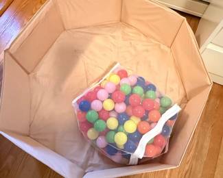 Octagonal Fabric Playpen with Balls