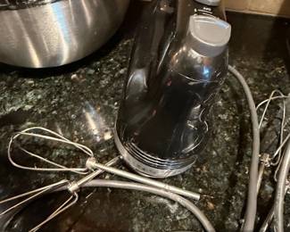 Black Speed Handheld Electric Mixer with Stainless Steel Bowl