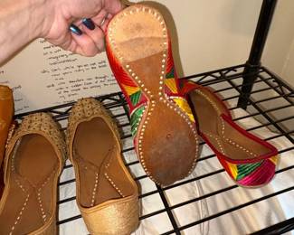 Embroidered Punjabi Jutti second image