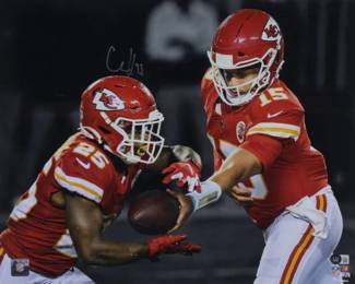 Clyde Edwards-Helaire Signed Chiefs 15.5x20 Photo (Beckett Hologram)