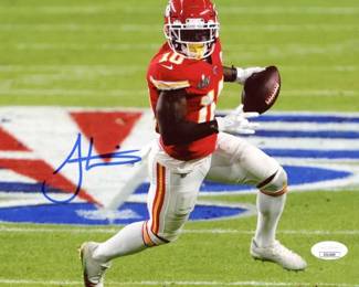 Tyreek Hill Signed Chiefs 8x10 Photo (JSA COA)