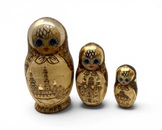 111 Setof3HandPaintedRussianNestingDollswGoldAccents
