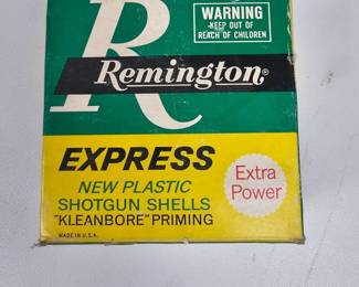 Lot #B194 - Remington Express Kleanbore Plastic Shotgun Shells Extra Power Vintage Ammunition