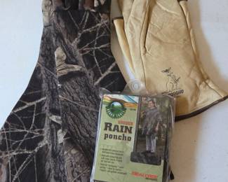 Lot #B215 - Realtree Hooded Rain Poncho, Hunting Gloves & El Poucho Leather Hand Warmers