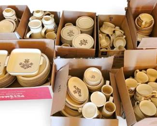Pfaltzgraff Village Pattern Dishware Coffee Pots, Casseroles More