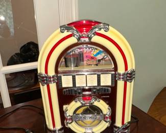 Crosley CR Tabletop Jukebox Radio