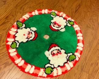 Vintage Latch Hook Santa Claus Tree Skirt
