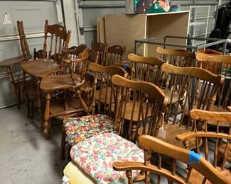 Ethan Allen Windsor Style Spindle Back Dining Chairs Set