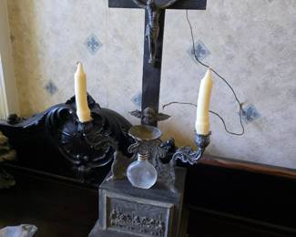 ANTIQUE CATHOLIC HOMAN SICK CALL OUTFIT OAK ALTAR BOX CRUCIFIX HOLY WATER FONT