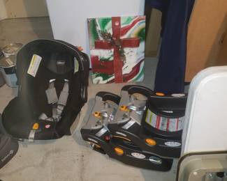 Infant Carseat with two bases