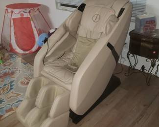 Like new full body massage chair