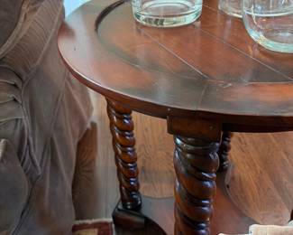 Accent table