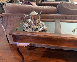 A lockable display cabinet with key