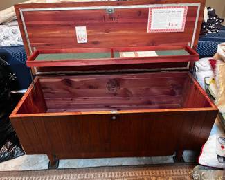 Lane cedar chest