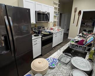 Full kitchen