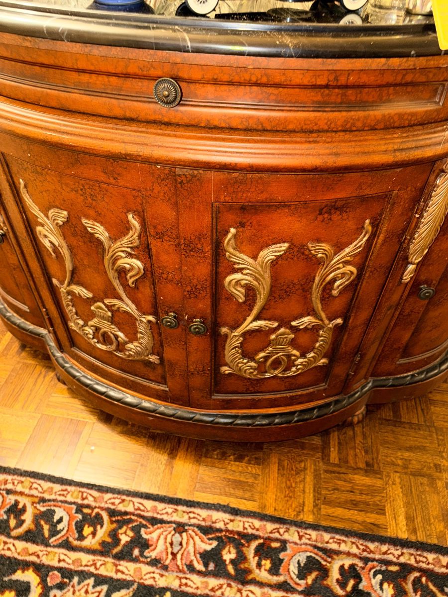 Items Located In The Entry / Hallway