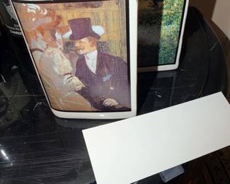 Items Located In The Entry / Hallway