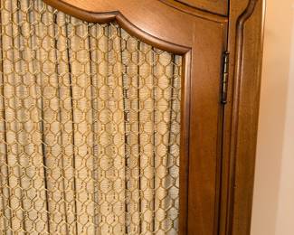 Items Located In The 2nd Bedroom (MASTER)